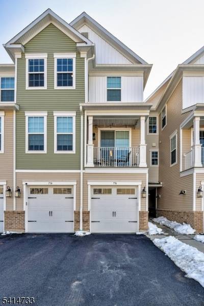 Welcome to the Crossings at Dunellen a new community offering modern living with open floor concepts, high ceilings and sophistication.