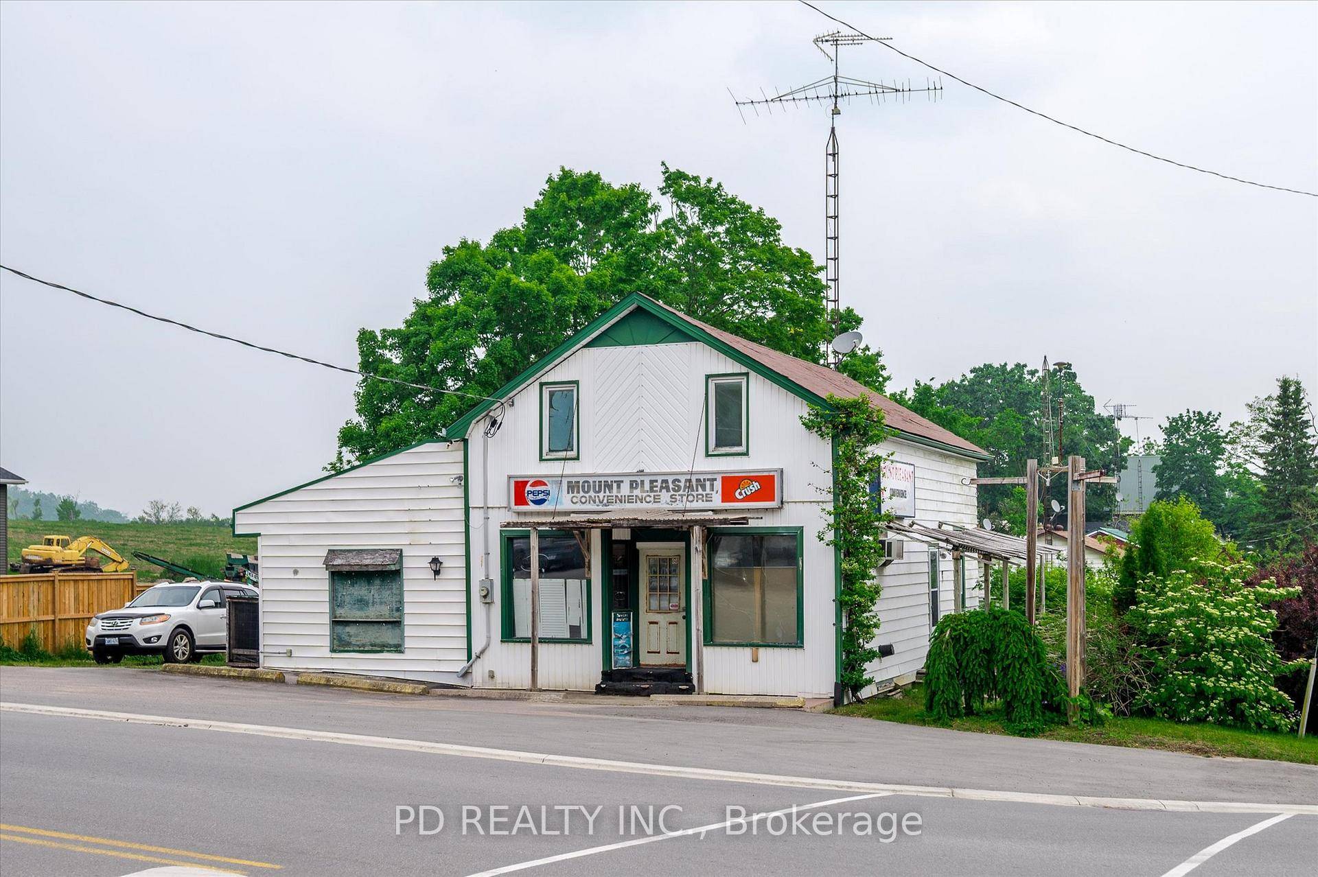 Prime Live Work Opportunity in the Heart of Mount Pleasant !