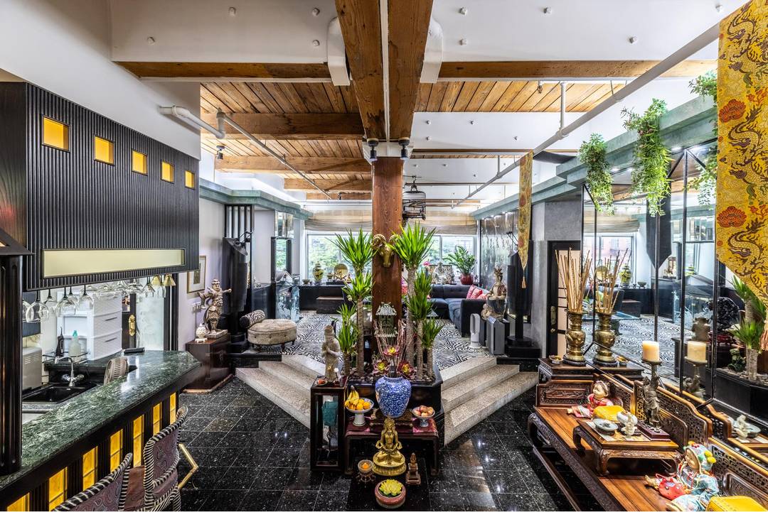 Welcome to an exquisite flexible 4 bedroom hard to find !