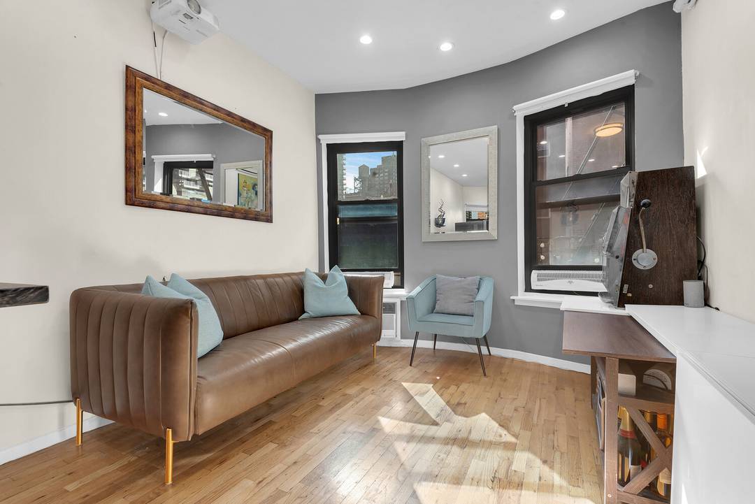 Perched on the top floor of a well maintained prewar cooperative, Residence 8A is a bright and inviting one bedroom home with open southern views and all day sunlight.