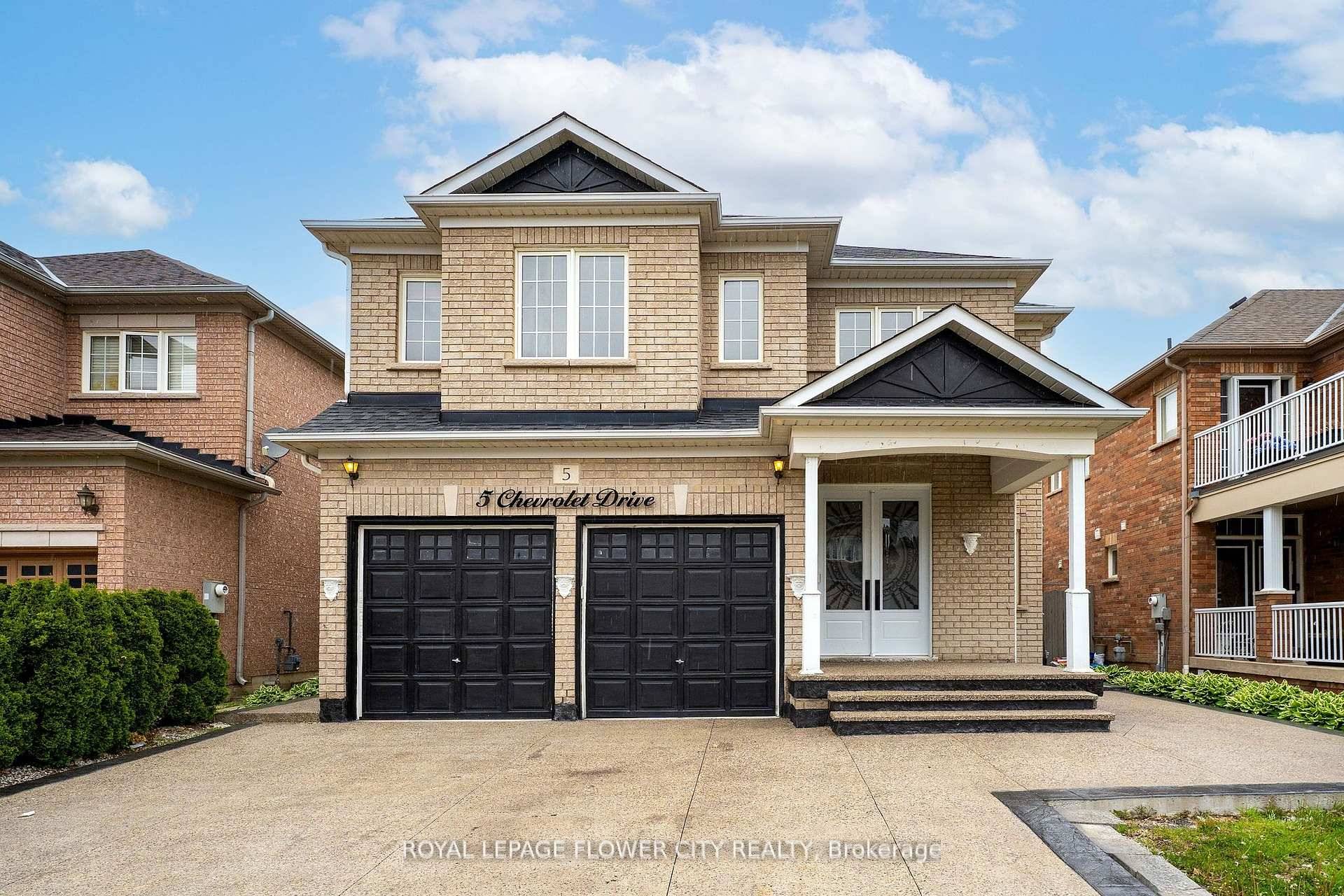 Spacious 4 3 Bedroom Home with Separate Legal Basement Apartment Prime Location in Fletchers Meadow, Brampton !
