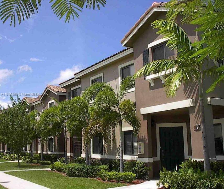 Reduced to sell ! Welcome to this ready to move in townhouse located in Cutler Bay, Florida.