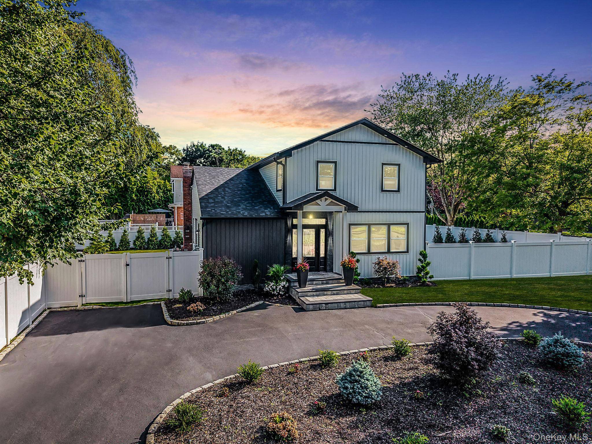 Exquisite Newly Renovated Colonial in Dix Hills Commack School District Experience unparalleled luxury in this stunning, fully renovated colonial located in the highly sought after Commack School District.