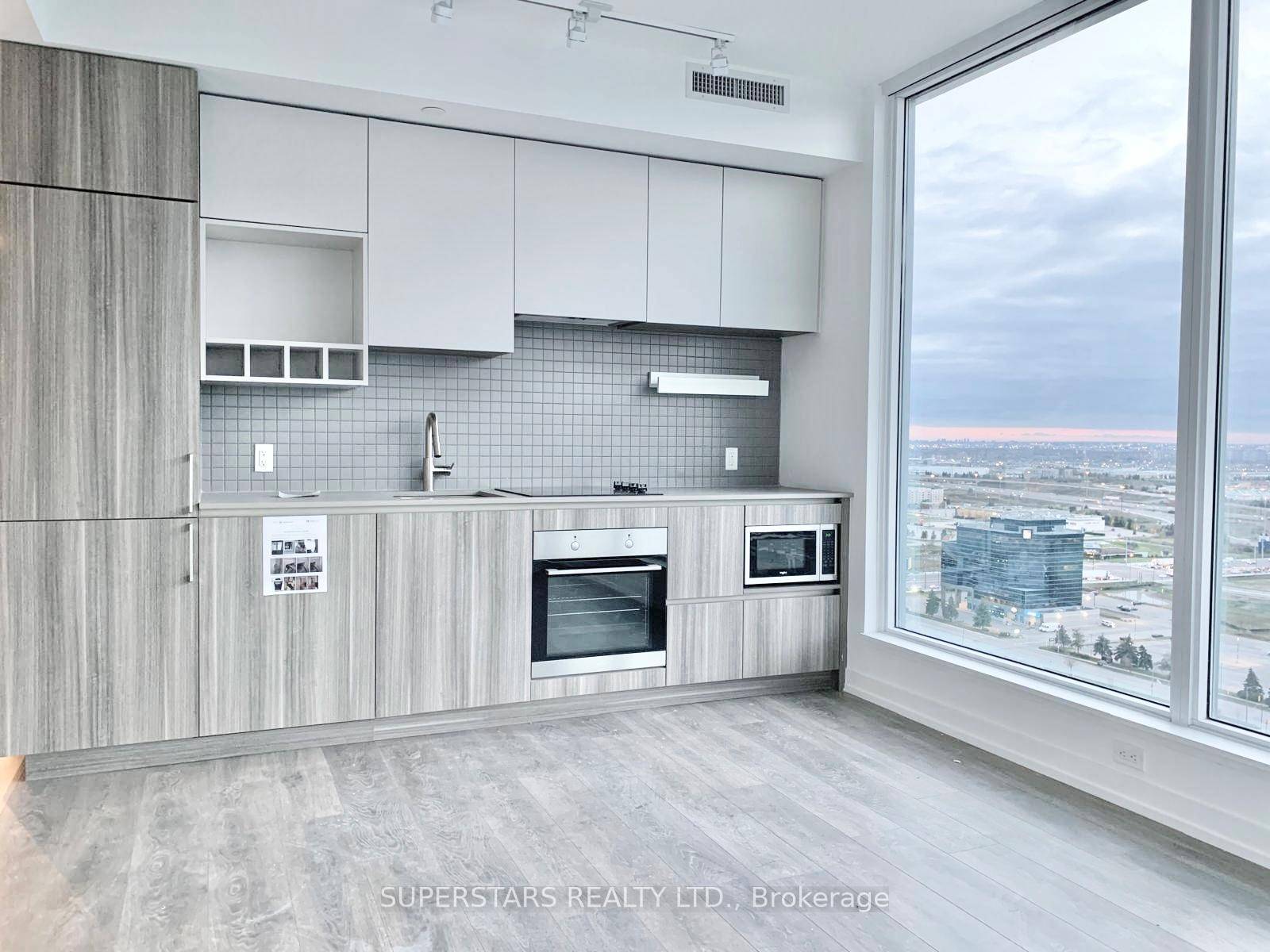 STUNNING CORNER UNIT W PARKING !