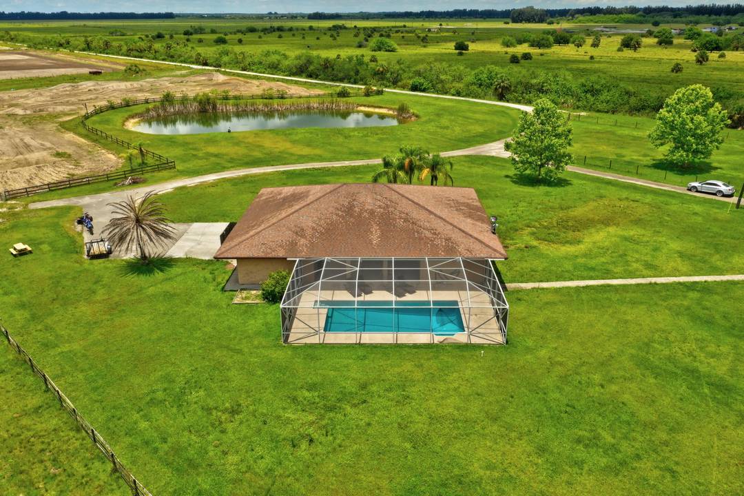 UNIQUE PROPERTY IN FORT PIERCE, FL.