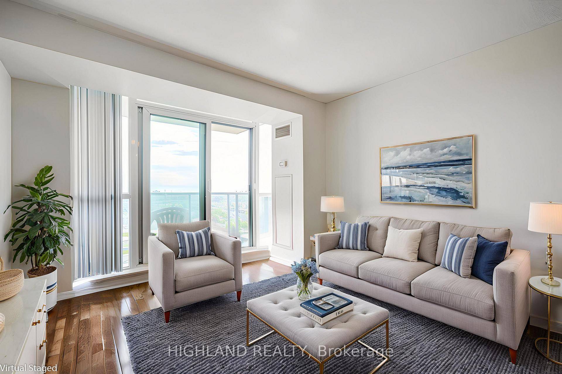 Rare South Facing 2 Bed, 1 Bath Condo Overlooking the Park Prime Erin Mills Location !