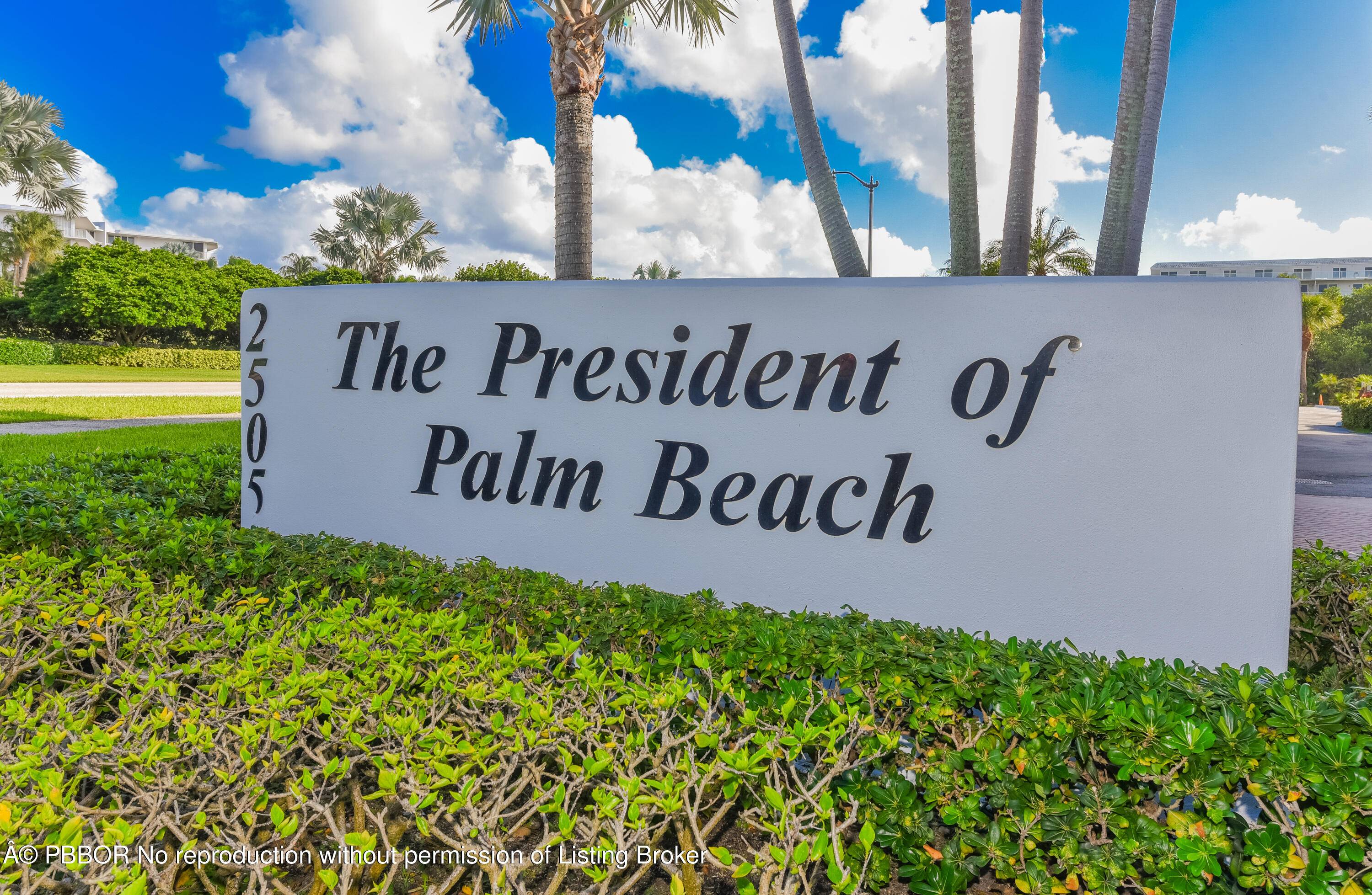 Enjoy the coastal lifestyle in this charming 2 bedroom, 2 bath apartment in the wonderfully located President of Palm Beach.