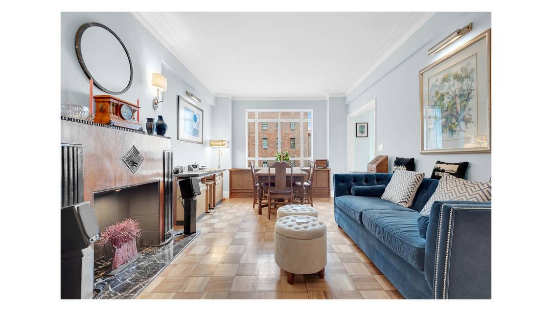 The Century Condominium A Prime Central Park West Duplex This one bedroom, one and a half bath Central Park West duplex in the landmark Century Condominium, combines pre war architectural ...