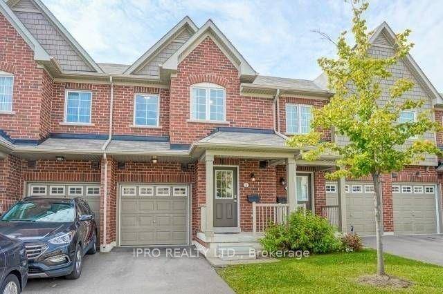 Spacious Very Well maintained 3 Bedrooms amp ; 4 Baths, Finished Basement W 4Pc Bath.