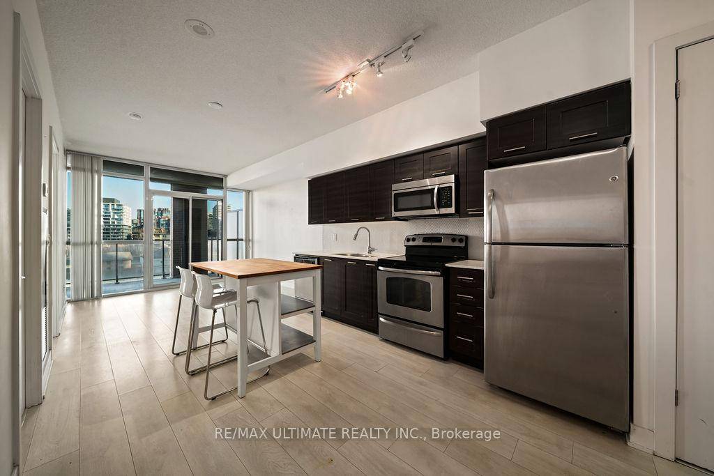 Welcome to your new home at 169 Fort York Blvd.