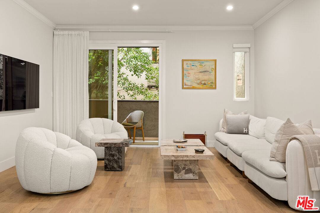 9000   Cynthia St 2BR Sunset Strip La