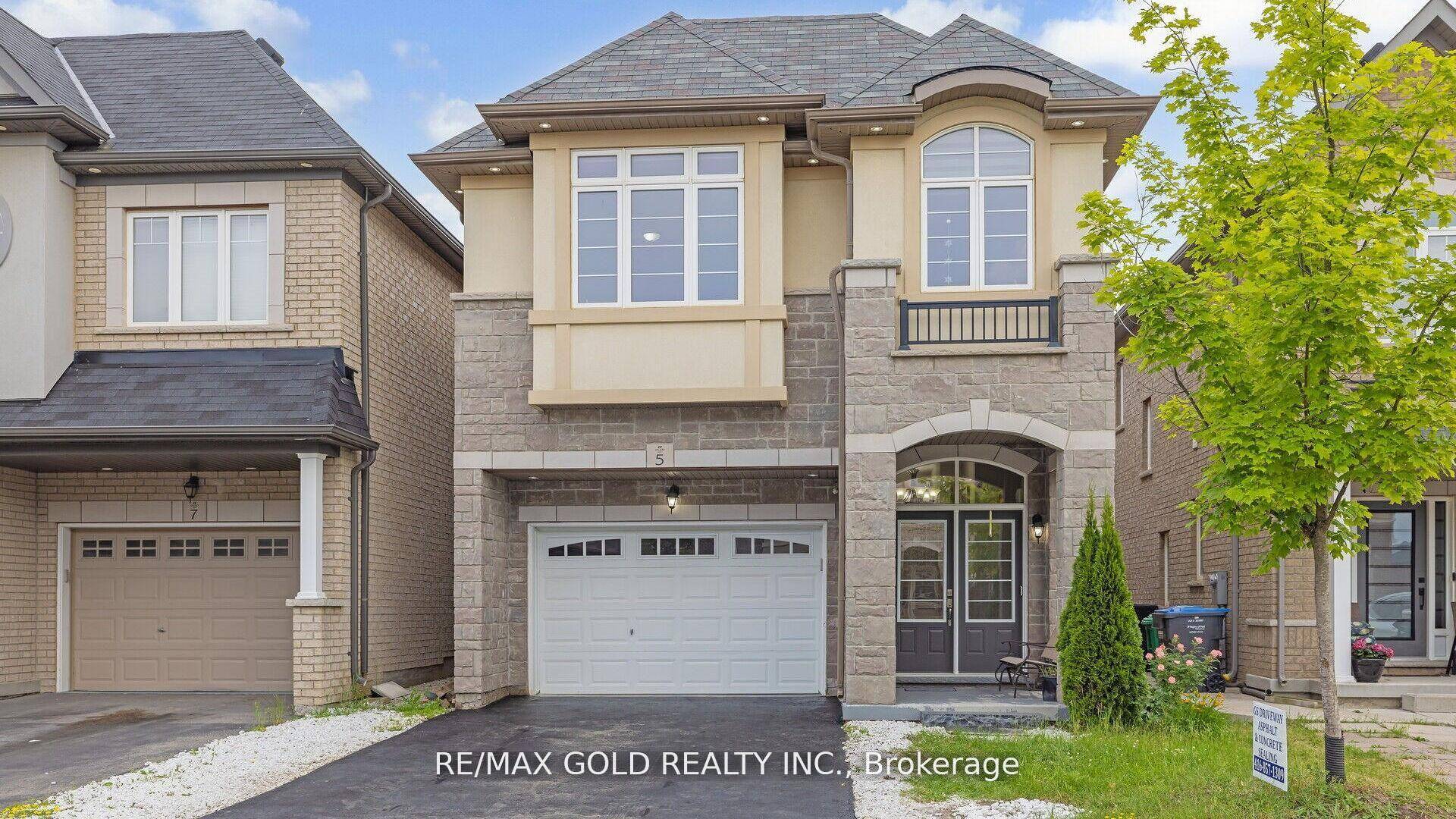 4 1 Bedrooms Detached East Facing Home With professionally finished basement !