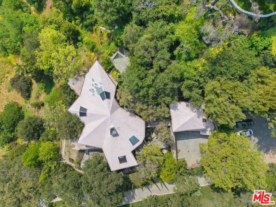 13335   Mulholland Dr 1BR Beverly Hills Post Office | B.H.P.O. La