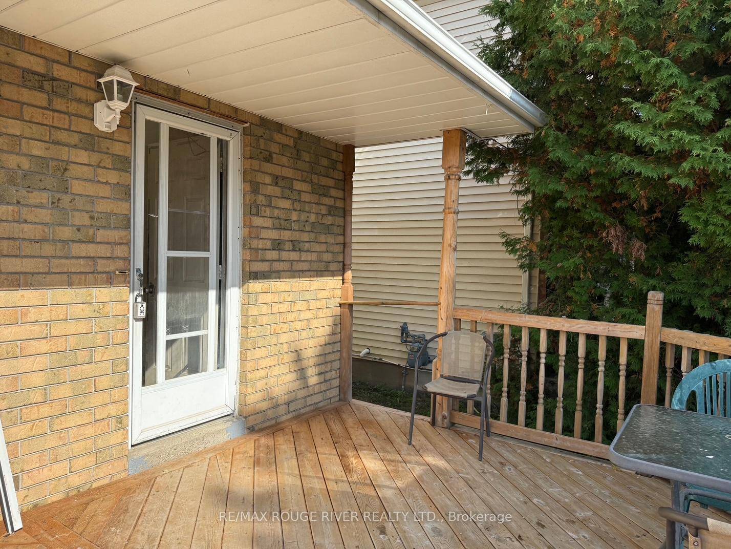 Great opportunity in this 3 bedroom family home in Port Hope's family friendly neighbourhood.