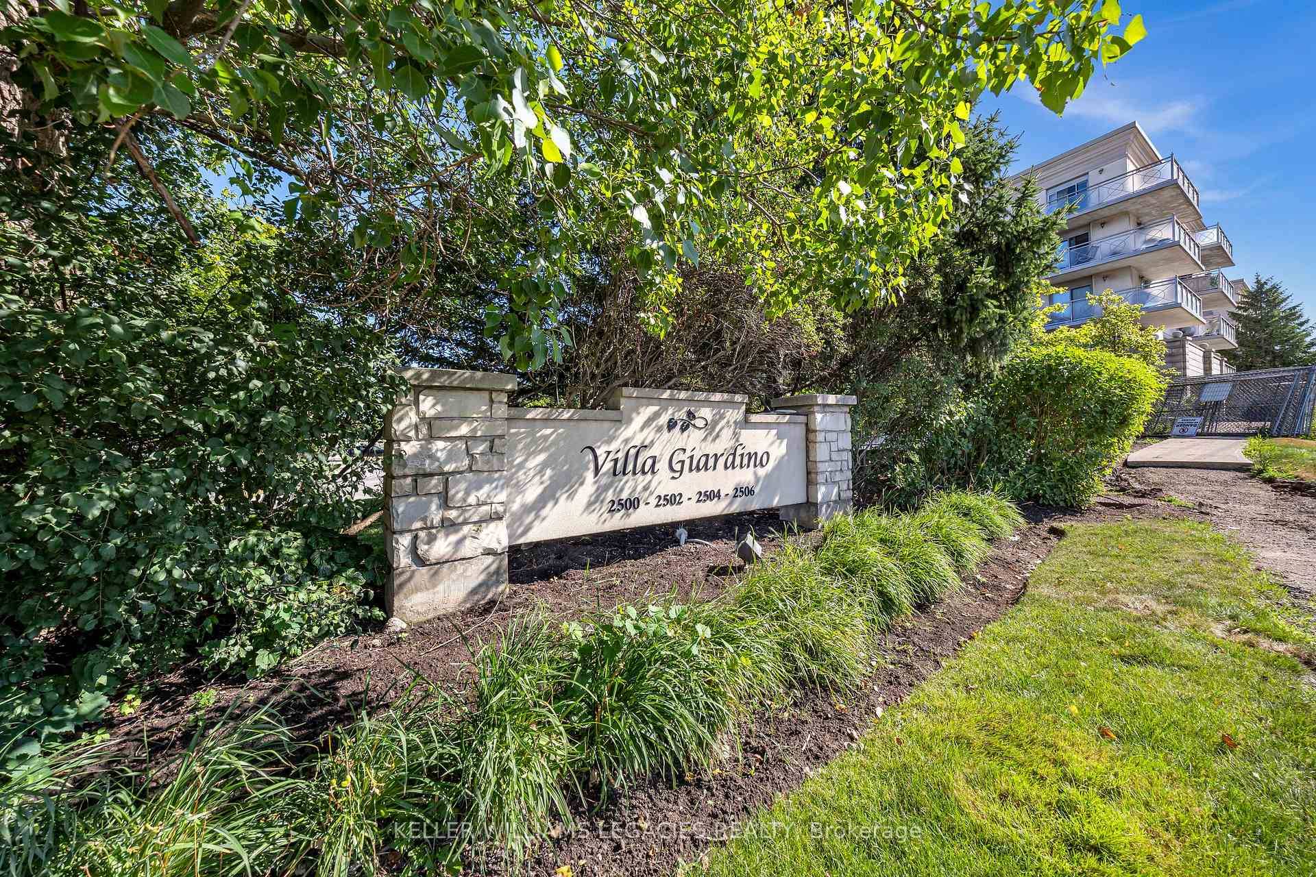 Welcome to the highly desirable Villa Giardino a beautifully designed, European inspired condominium offering a warm and vibrant lifestyle in a well established community.
