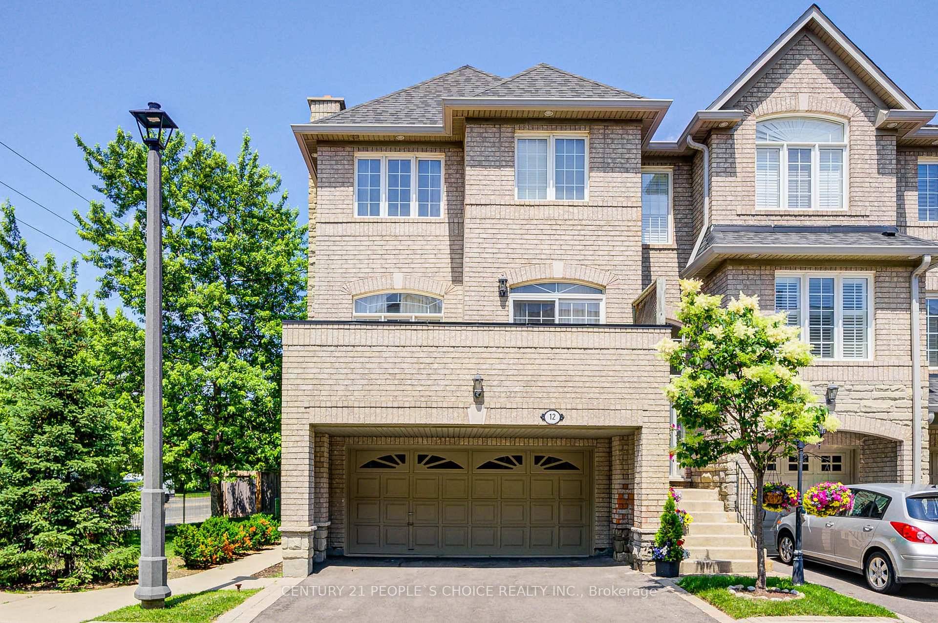 Rarely Offered Corner Townhouse in Prime Mississauga !
