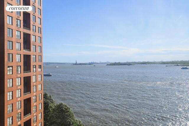 Luxury Living in Battery Park City !