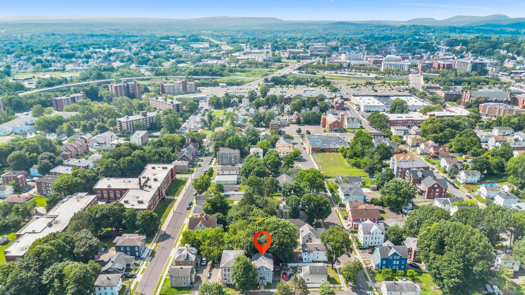 Introducing a well maintained 4 unit multifamily property located in the heart of New Britain an ideal opportunity for investors looking to add value and boost returns.