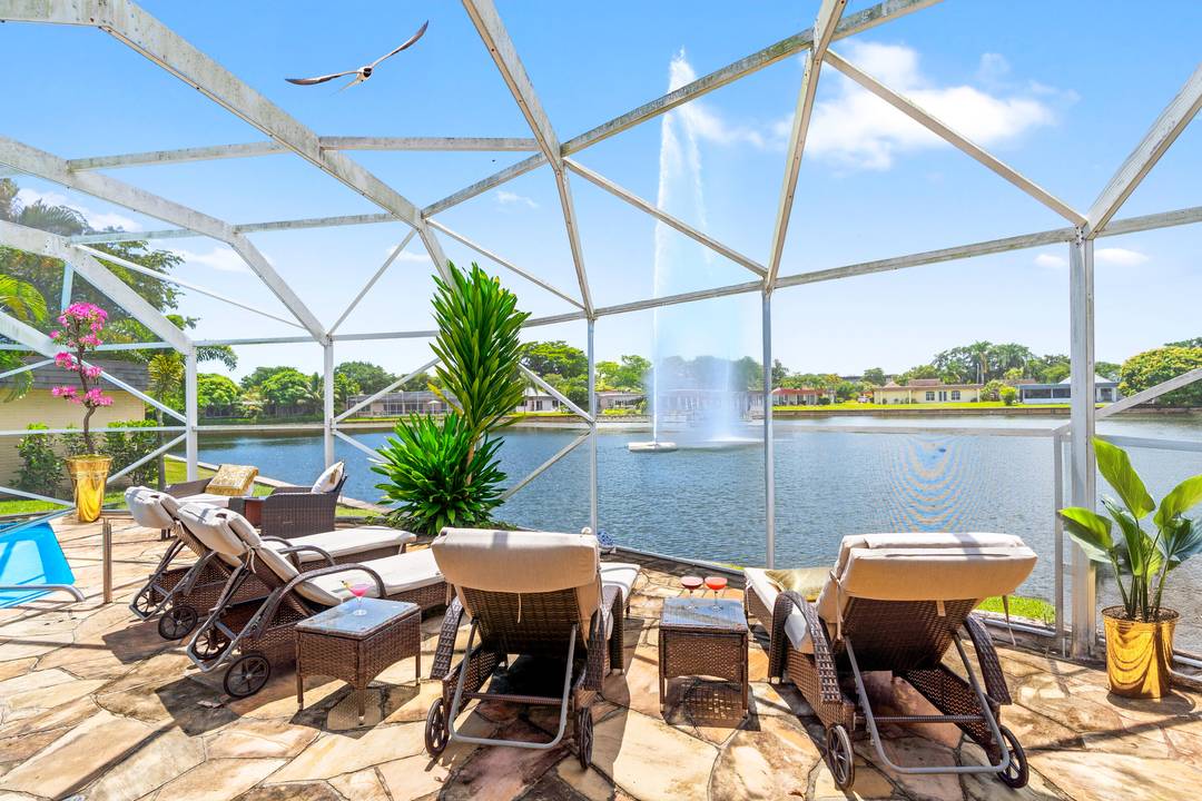 Remodeled to perfection with all the comfort and Luxury you can imagine.