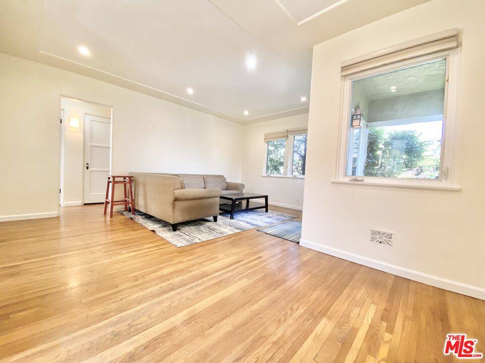 2822 11th St 2BR Santa Monica La