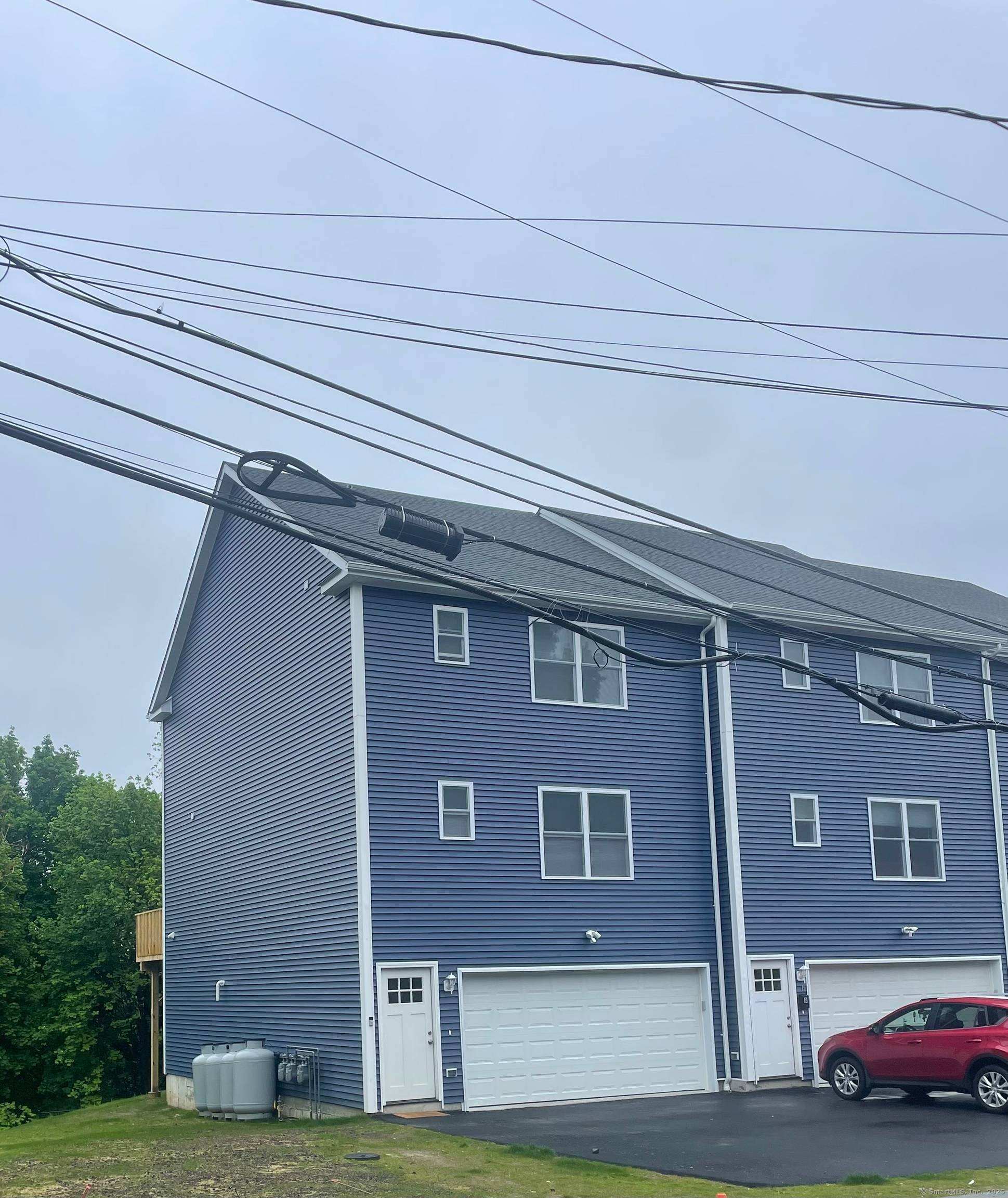 New quality construction Duplex one of those unique properties available Investors and or owner occupants take not generous size rooms, hardwood floors, central AC.