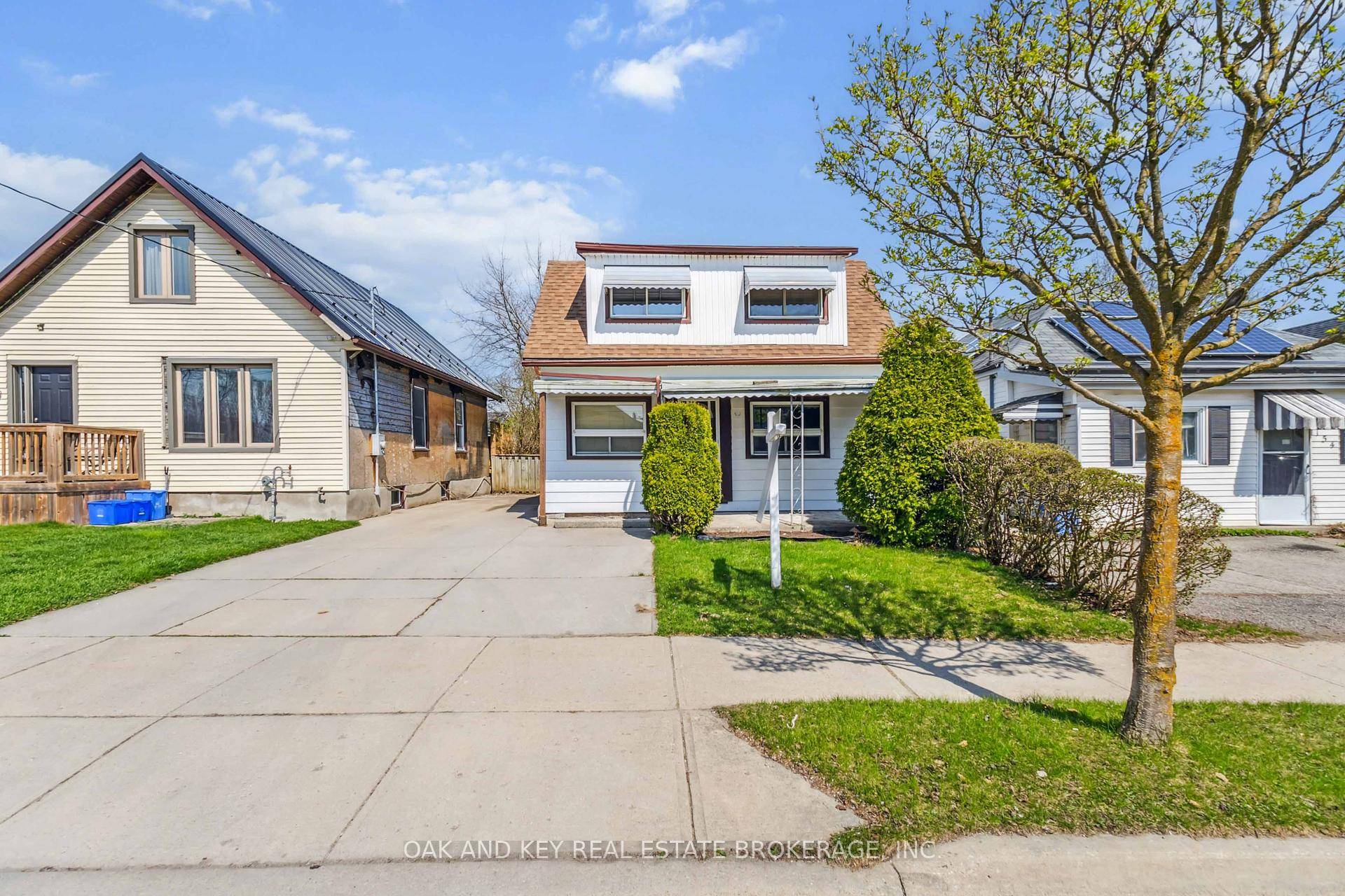 Welcome to 156 Brisbin a charming 1 1 2 storey detached home offering a fantastic opportunity for first time buyers, investors, or anyone looking to add their personal touch !