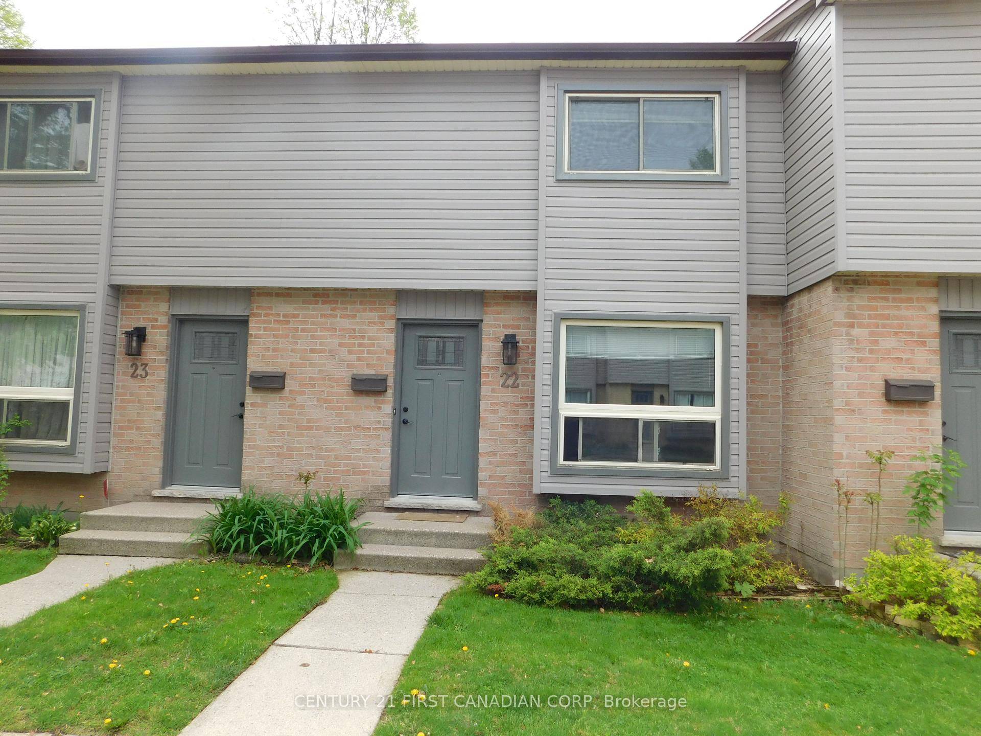 Affordable Townhome perfect for first home buyers, students and investors, located in a desirable area close to all amenities, Western University and Fanshawe college.