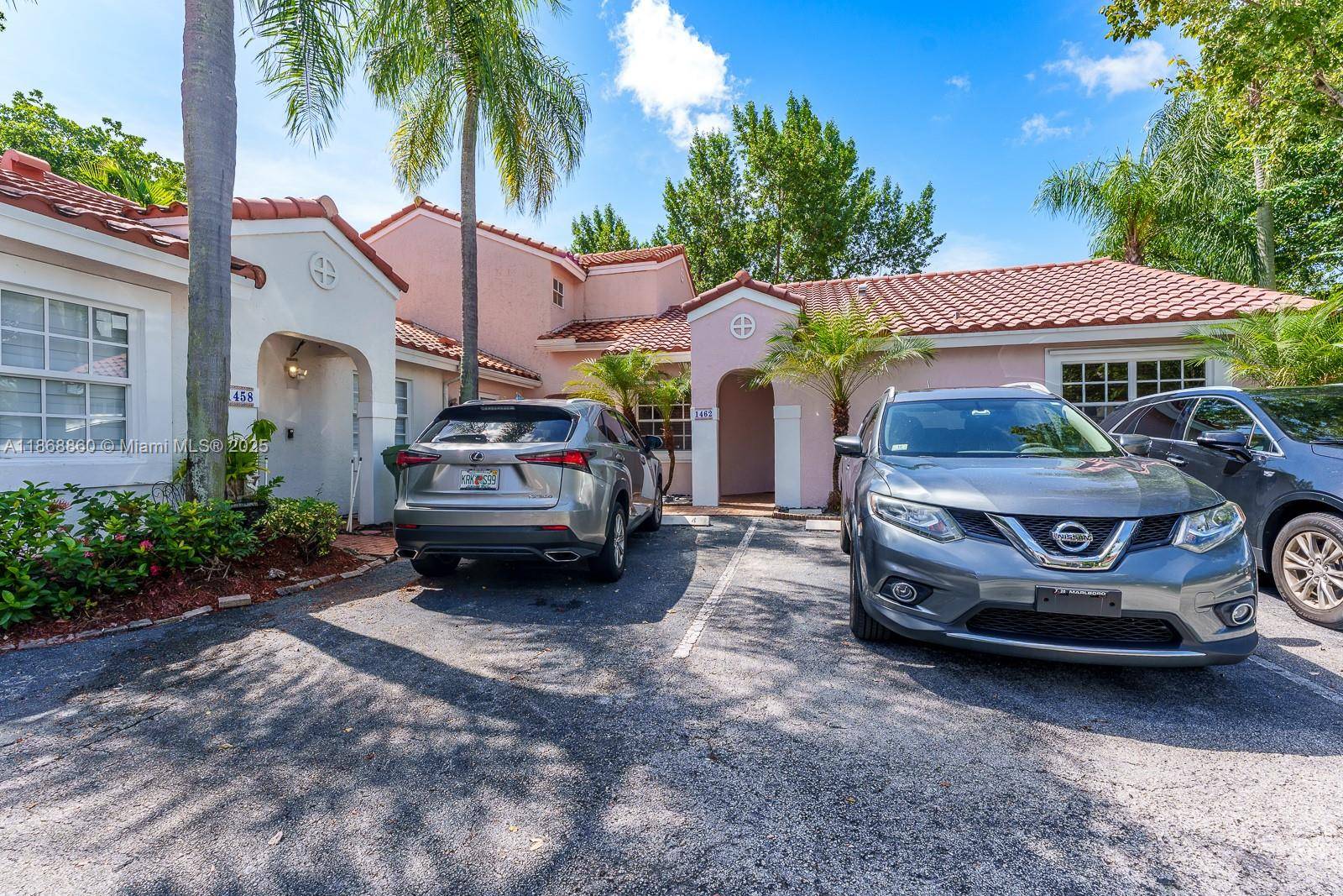Charming Villa in Weston s Sought After Country Isles Community Discover serene, refined living in this fully renovated 2 bed 2 bath 1, 012 sqft lakefront villa located in the ...