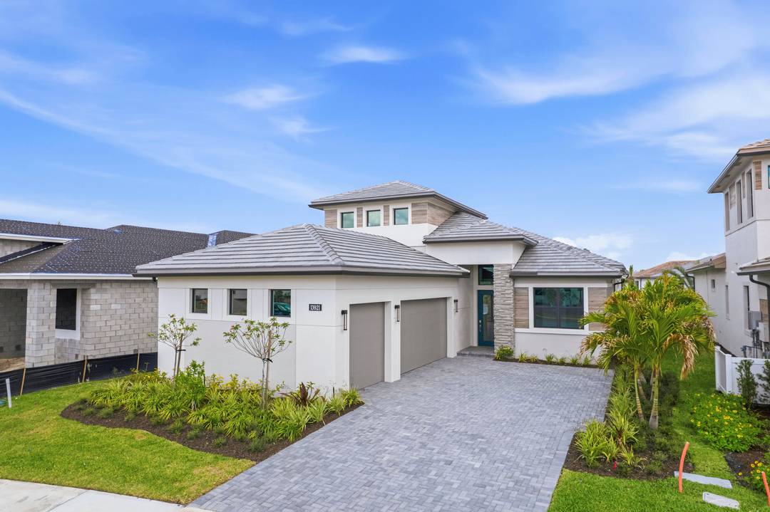 Entertainers laud the Lila for its large, centrally located Kitchen.