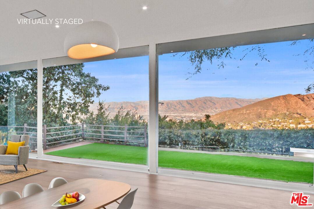 7326 Pacific View Dr 2BR Hollywood Hills East La