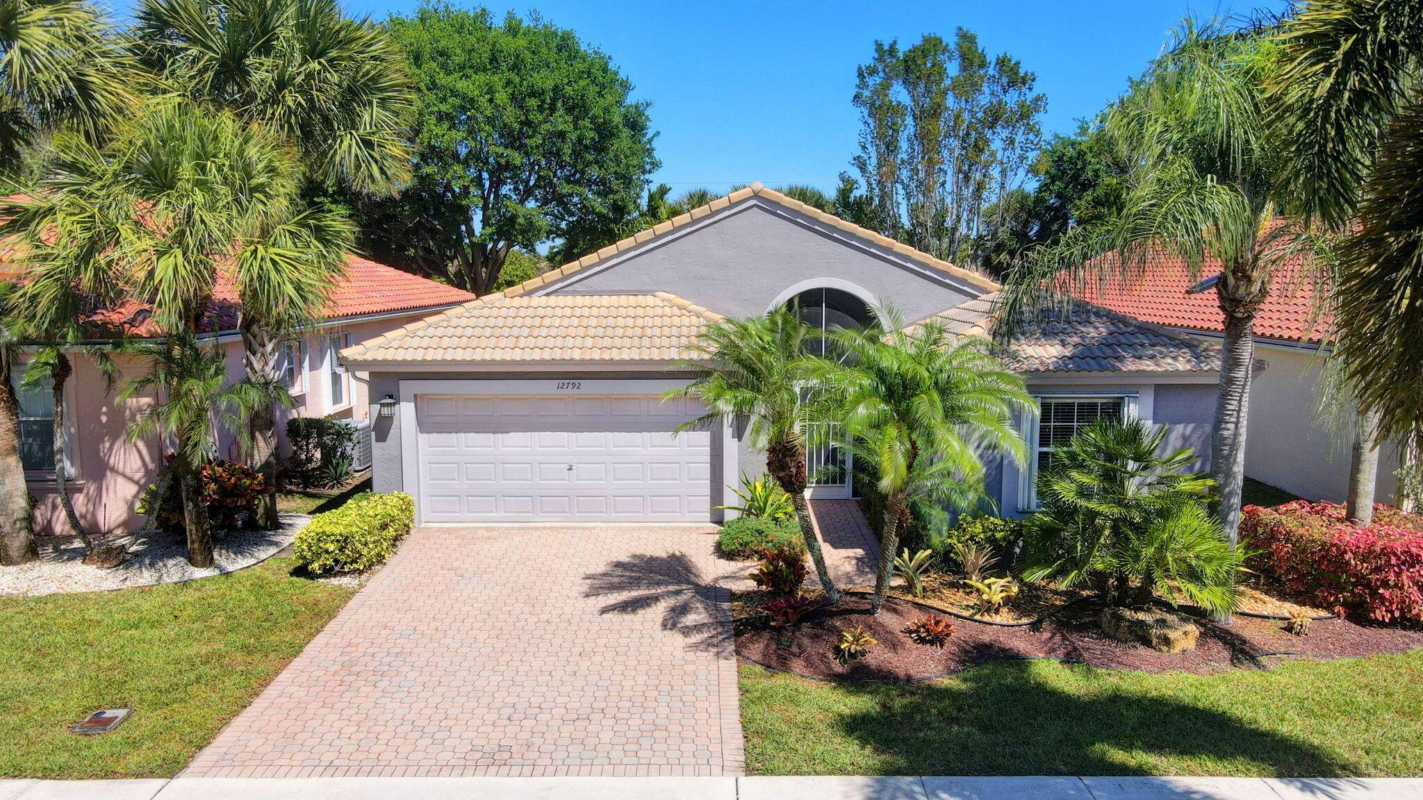 Welcome to this stunning 2, 187 sq.