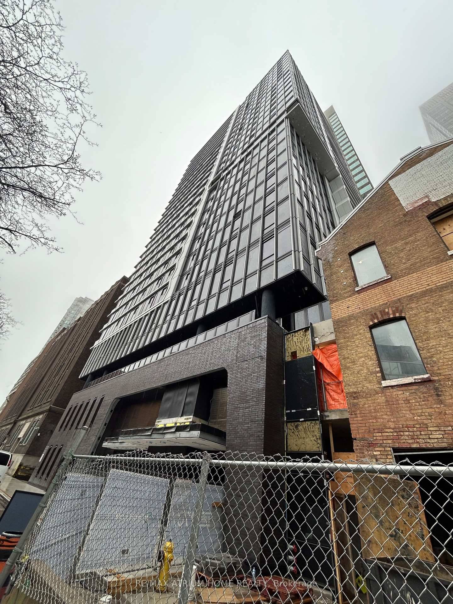 Brand New Adagio 433 sqft 1 Bedroom With Full bathrooms.