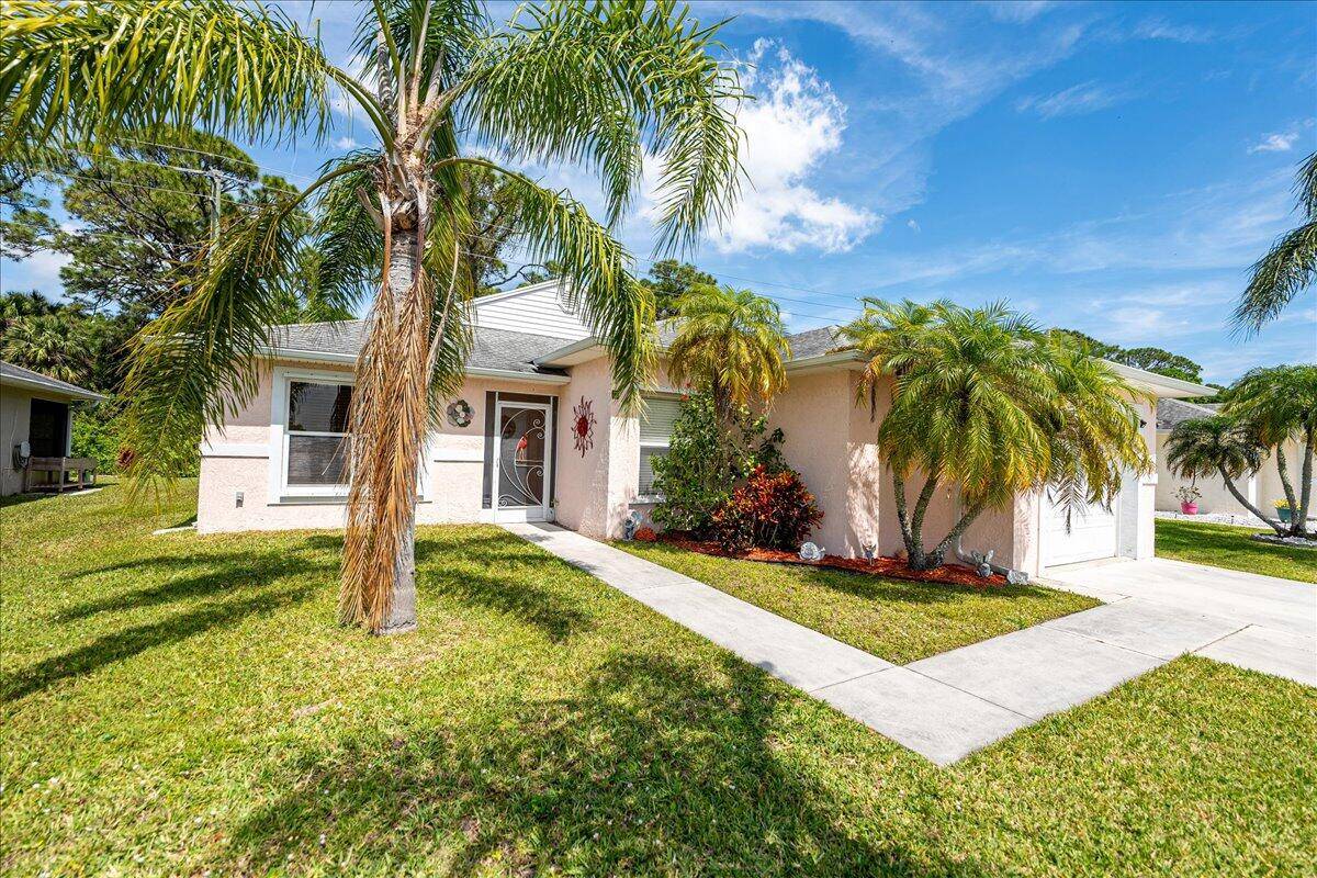 Beautiful, well kept, 2 bed, 2 bath home s located on a quiet street, nestled into the heart Spanish Lakes Fairways, an active 55 resort like community.