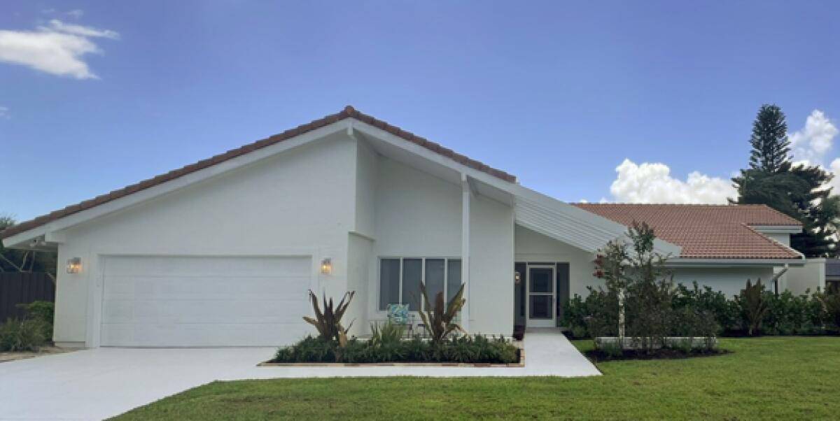 No HOA Golf Course Pool Home Upgraded Interior Two Primary Suites Step into tropical tranquility in this beautifully upgraded 3 bedroom, 3 bath pool home with over 2, 500 sq ...