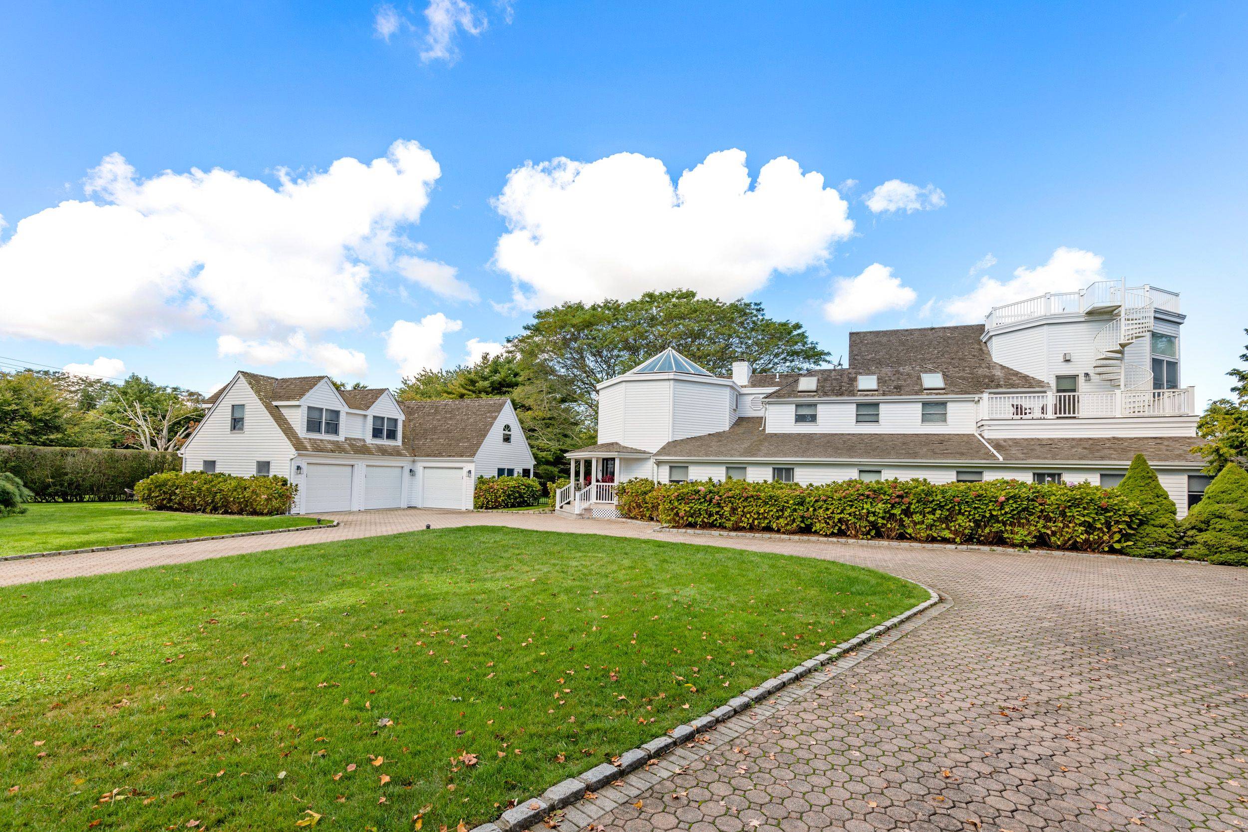 Water Mill South Sophisticated Six Bedroom