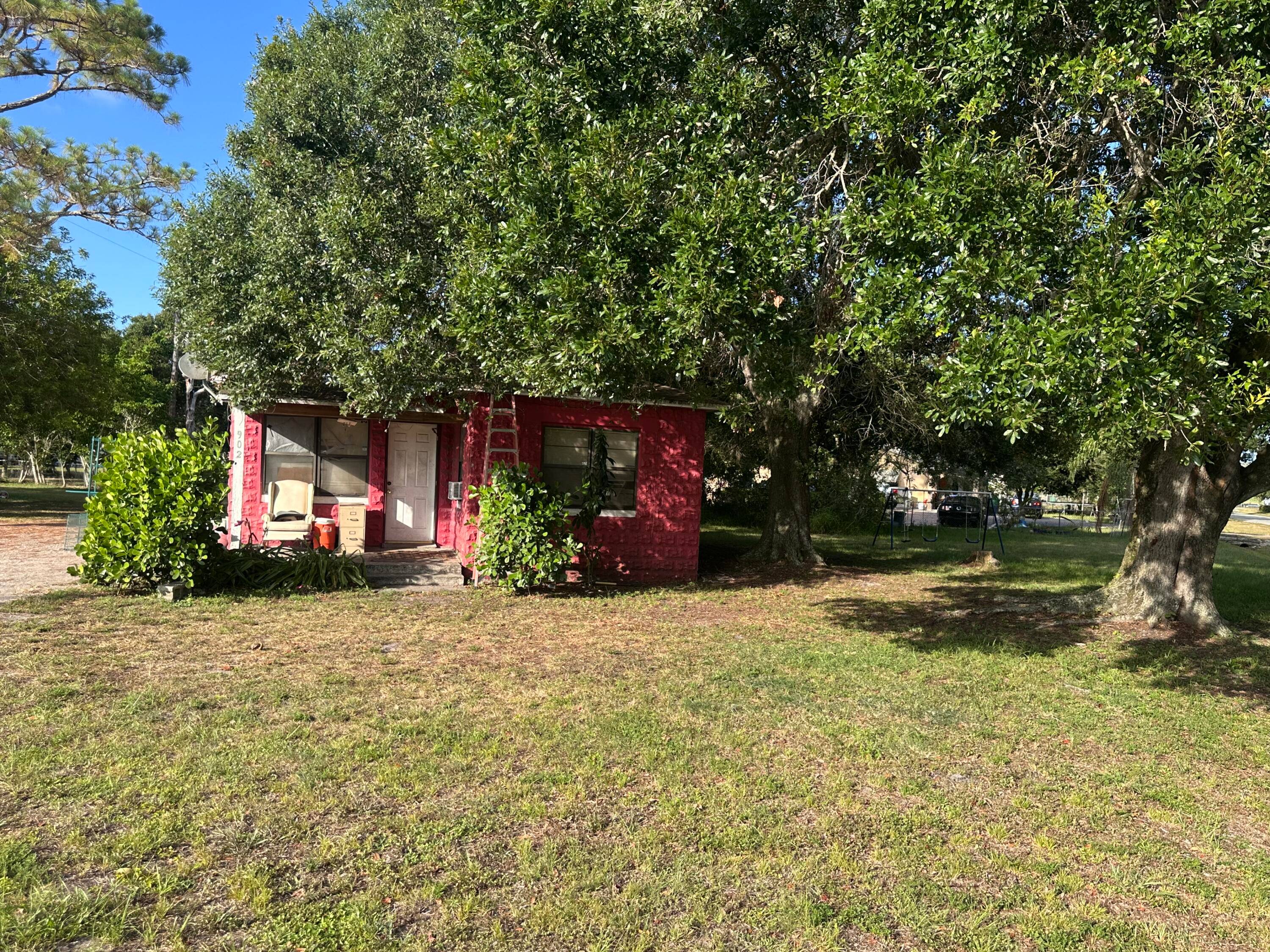 THIS IS A FIXER UPPER INVESTOR DEAL.