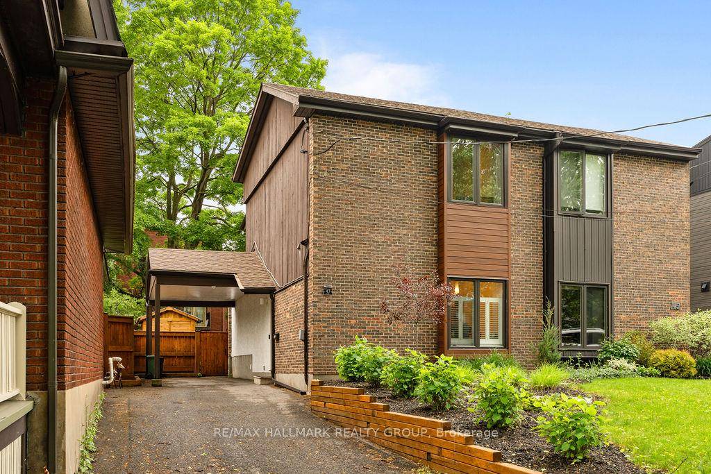 Welcome to 43 Noel St. ! This stunning semi detached home sits in the family friendly amp ; sought after neighbourhood of New Edinburgh Lindenlea, being within walking distance of ...