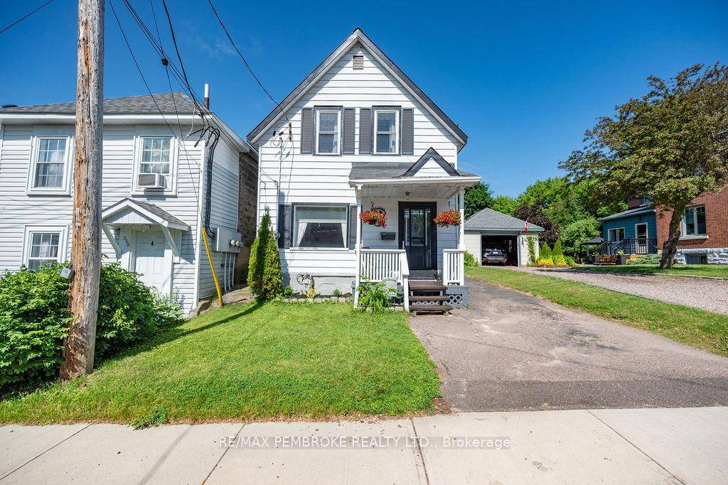 Welcome to 386 Murray street, this lovely home is perfect for first time home buyers looking to break into the real estate market.