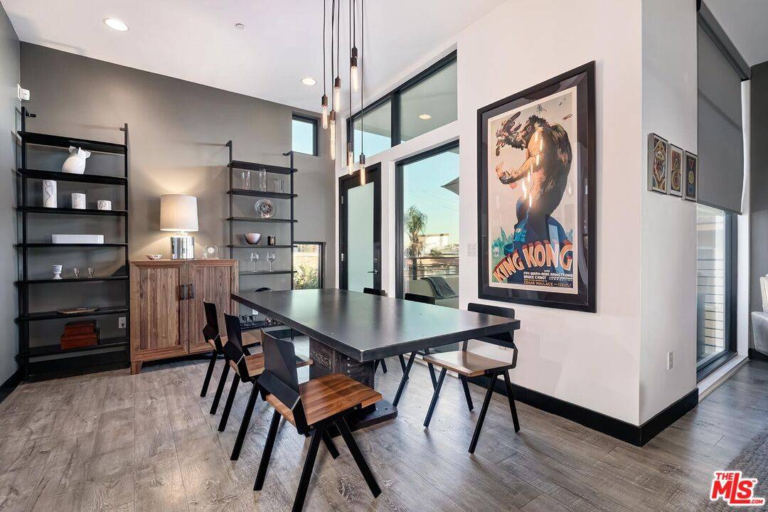 1223 Larrabee St 2BR Sunset Strip La