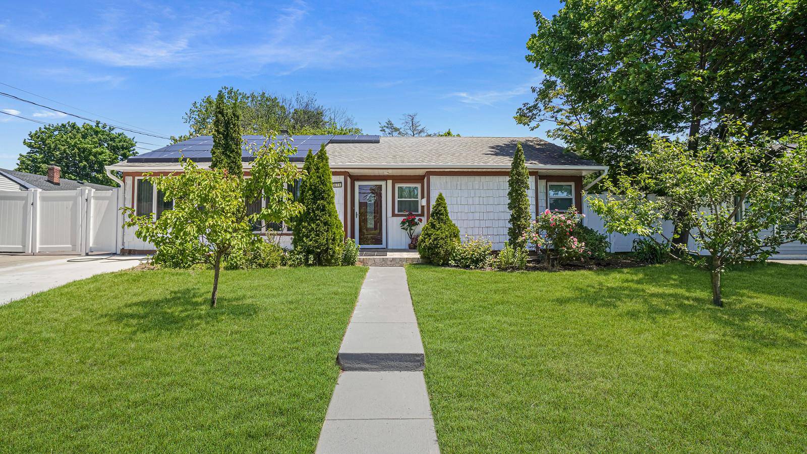 Welcome to this beautifully updated expanded ranch offering 5 spacious bedrooms 5th bedroom or den and 2 bathrooms.