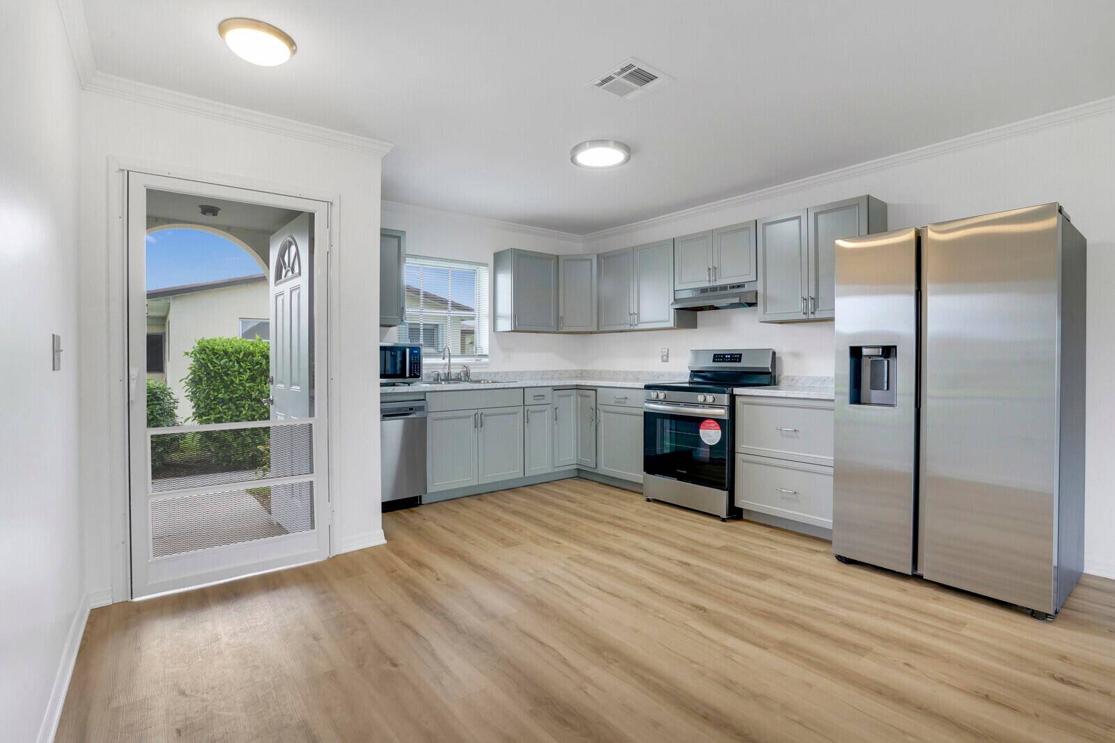 Welcome to this beautifully remodeled and upgraded villa in the highly desirable Cresthaven neighborhood.
