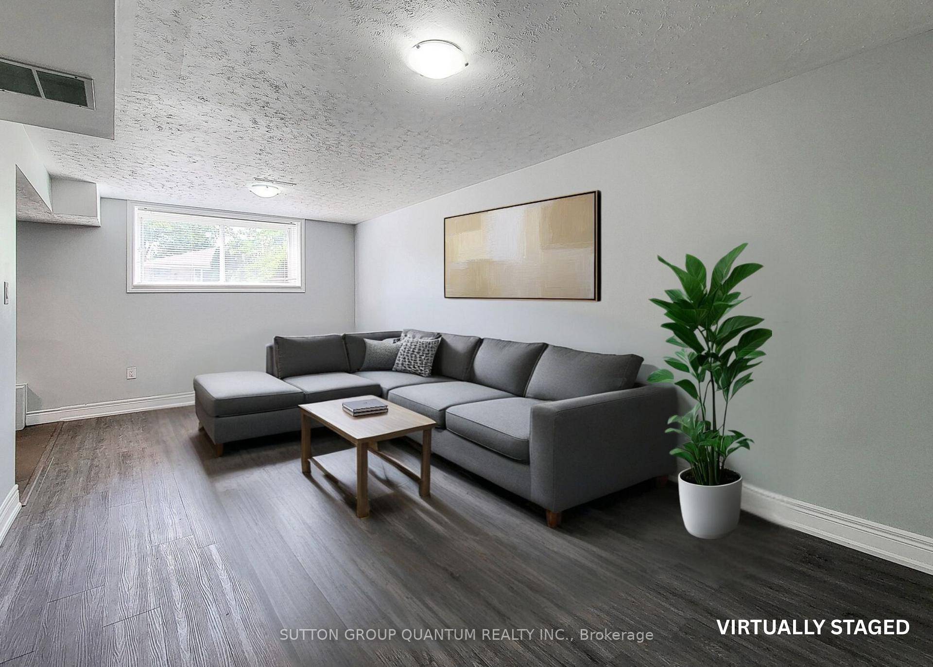 Newly Renovated Bright amp ; Spacious Basement Apartment Minutes to Clarkson GO !