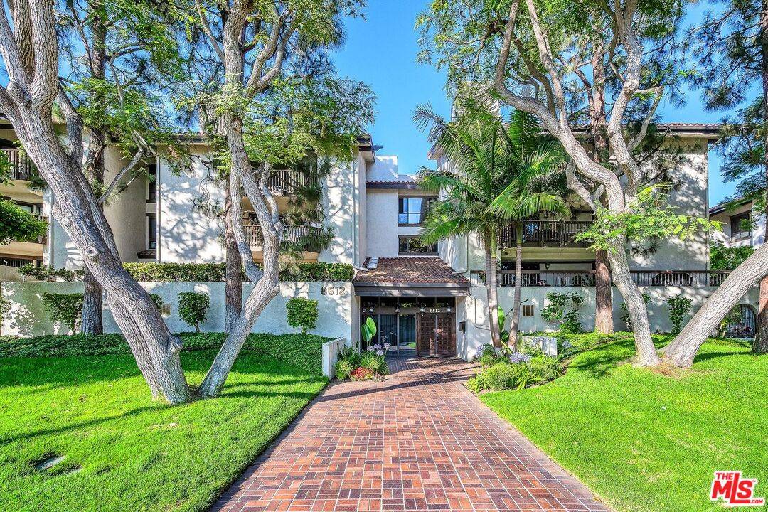 8600 Tuscany Ave 2BR La