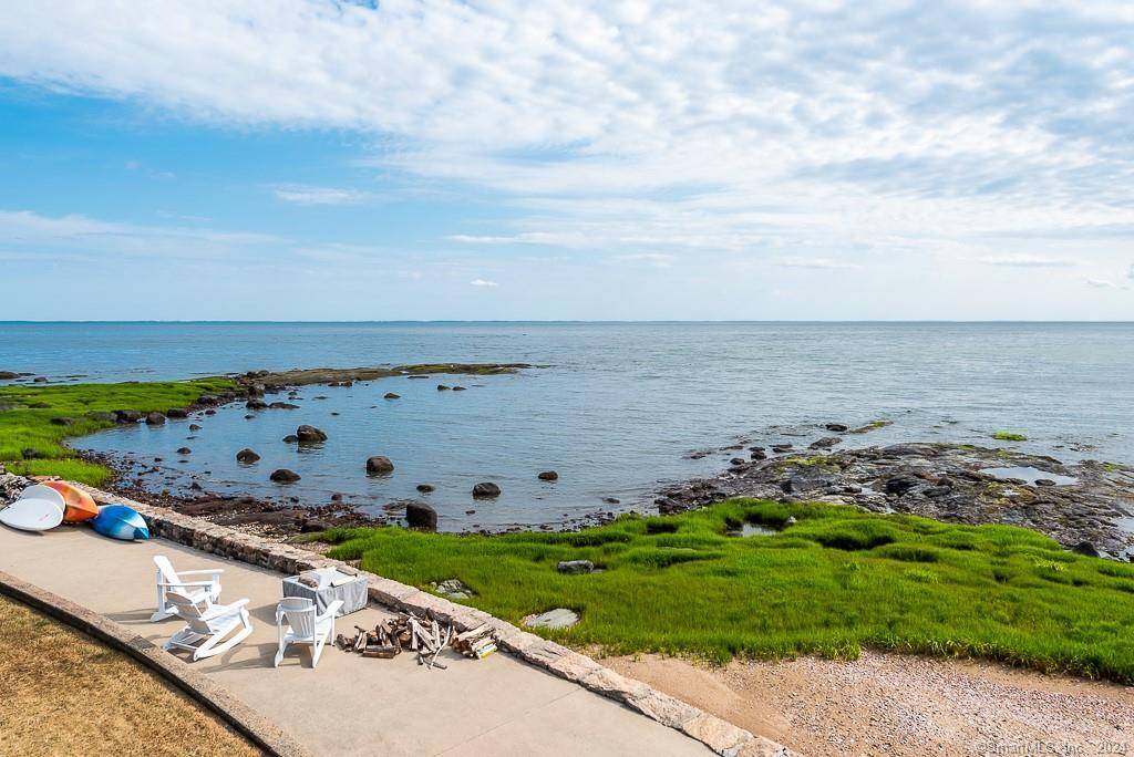 AUGUST RENTAL. DIRECT WATERFRONT home in beautiful Sachem Head Vineyard Point community.
