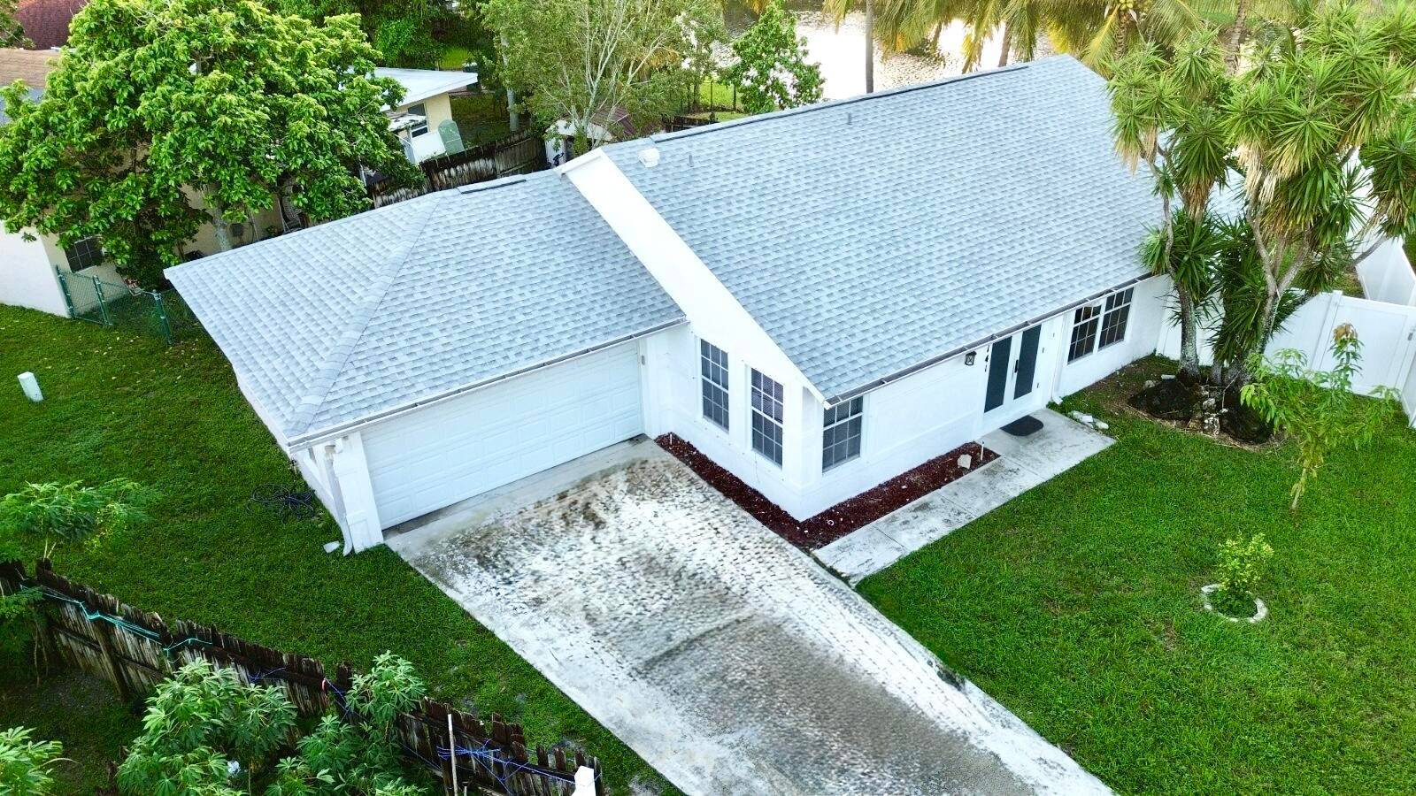 Welcome to this bright and spacious waterfront home in the heart of Boynton Beach !