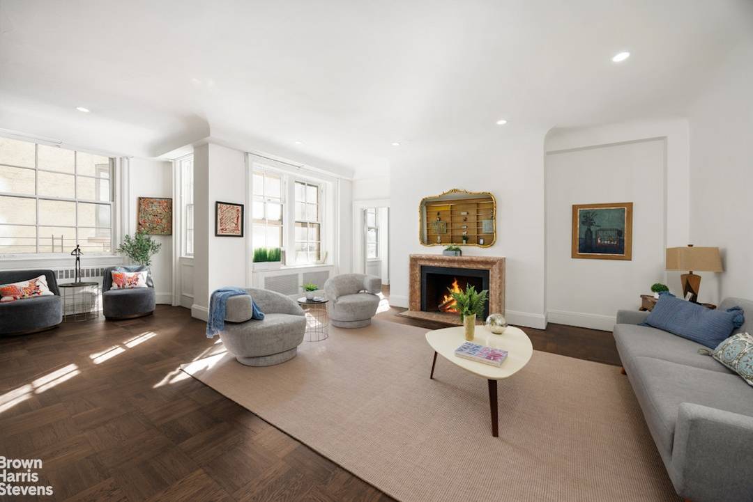 This grand residence at The Verona offers over 3, 300 square feet of elegant prewar living space in a prime location just off of Madison Avenue.