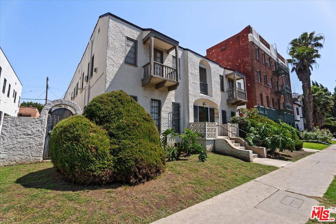 630 S Cochran Ave 12BR Hancock Park La