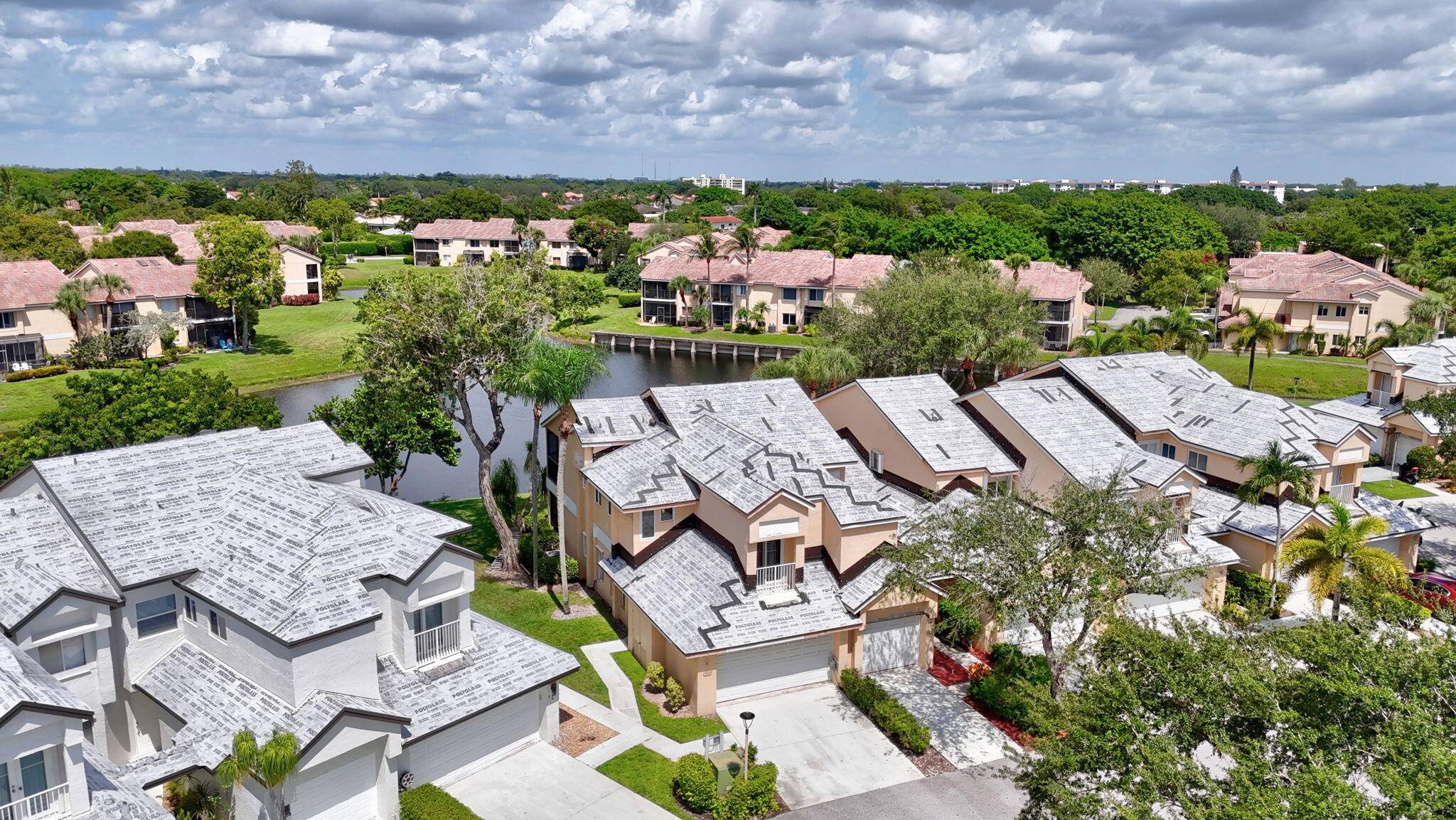 Savor peaceful lake views from your spacious, screened balcony in this updated 3 bed, 21 2 bath townhouse.