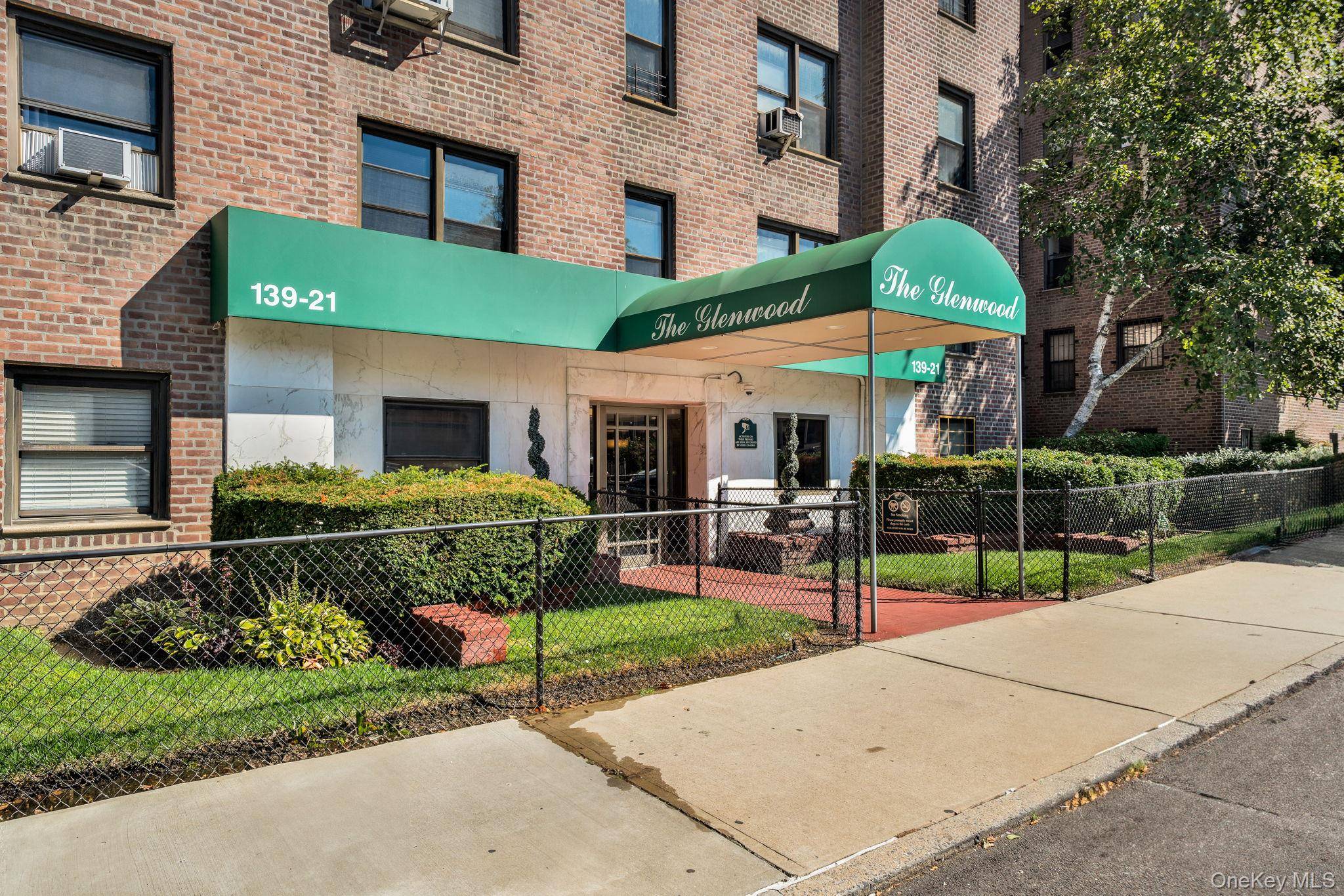 Sunlit amp ; Spacious Junior 4 Co Op in Glenwood Development Priced to Sell !