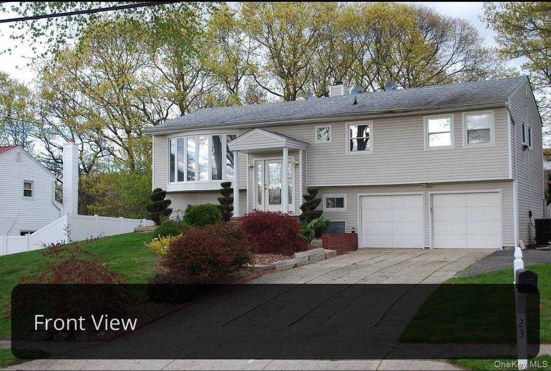 . Beautiful house in perfect condition, big space, Big bedrooms, in a great location, house has a fire place, Roof is 5 years old, 2 car garage, top floor has ...